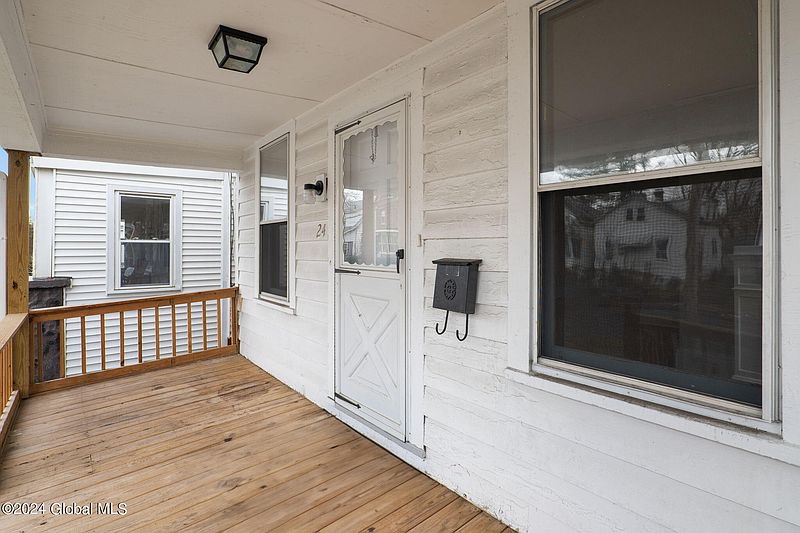 3rd image of 24 Albion Avenue
