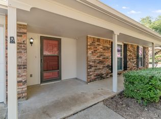 2600 Creekview Dr, Arlington, TX 76016