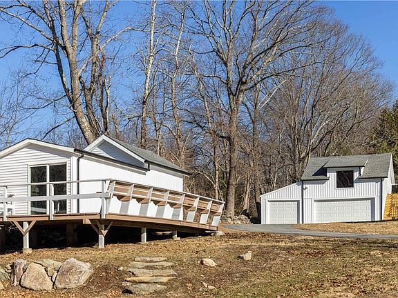 2nd image of 311 Hope Rd