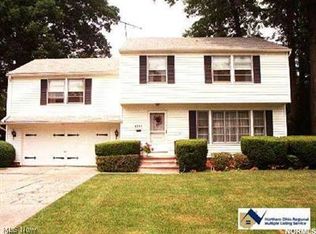 4245 Robert Cir, Cleveland, OH 44121