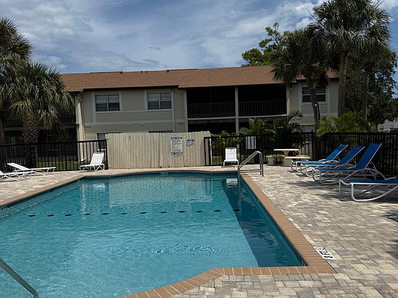 5th image of 403 Banana Cay Dr
