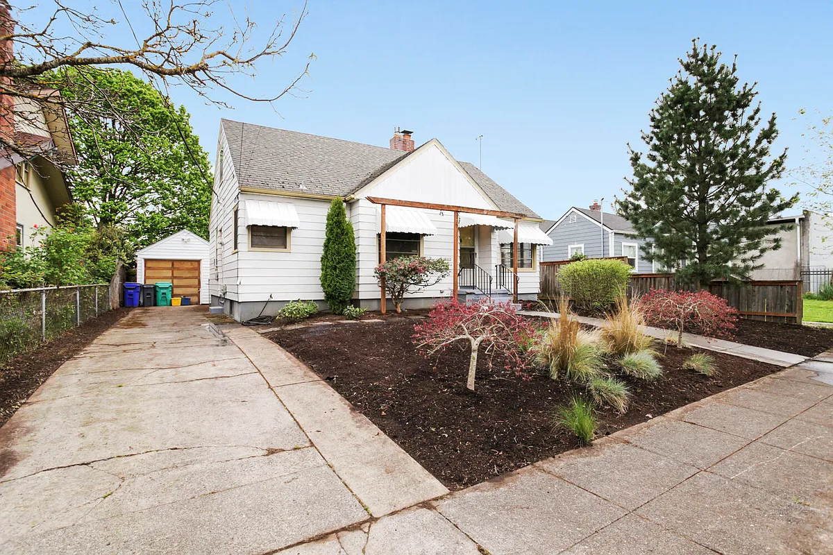 Building Photo - 3406 SE 64th Ave