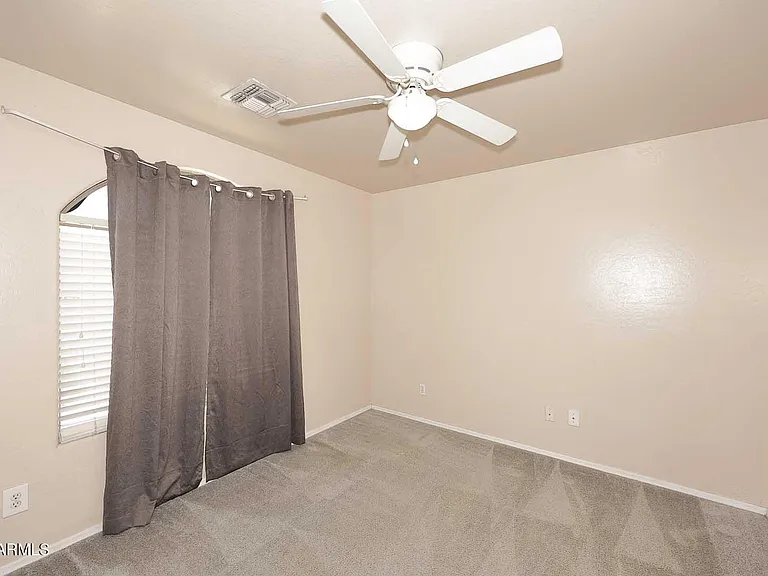 10945 W Loma Ln — Photo 19
