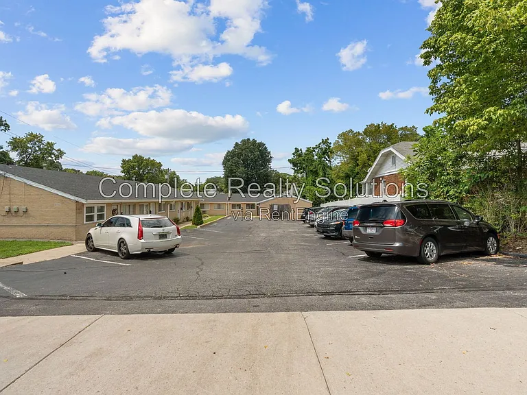 2323 Woodson Rd #E — Photo 14