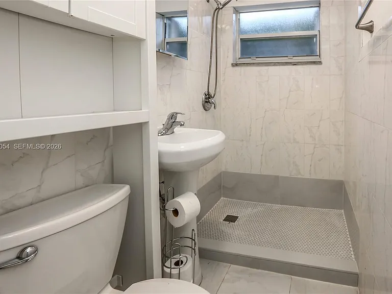 1015 Cortez St — Photo 24