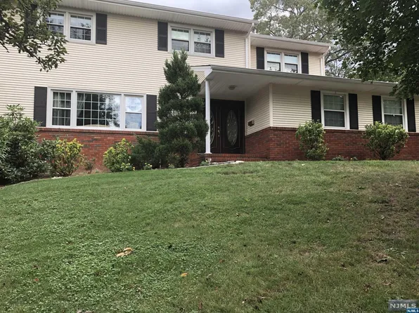361 Forest Dr, Englewood Cliffs, NJ 07632