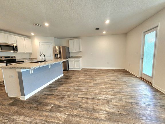 5th image of 7457 Steeplechase Blvd