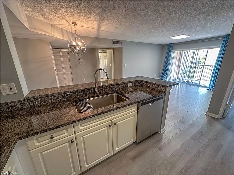 1250 Wildwood Lakes Blvd #206 — Photo 11