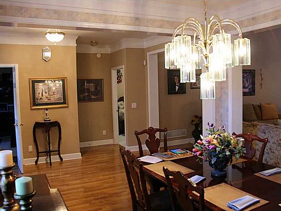 4th image of 504 Lovinggood Ct