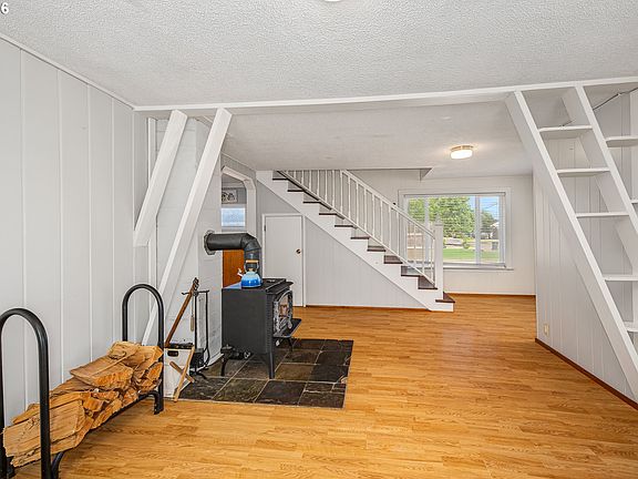 4th image of 204 19th St