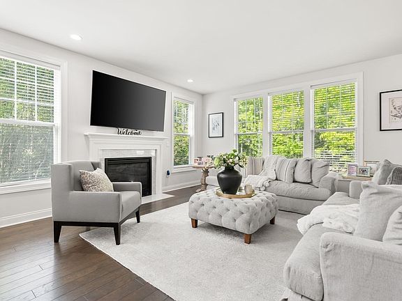 4th image of 2 Hummingbird Way Unit 1