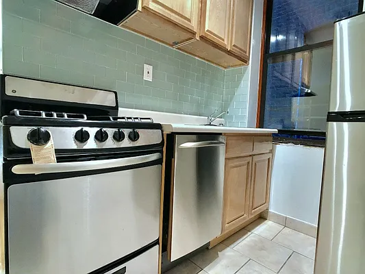 Rented by Sovereign Associates | media 40