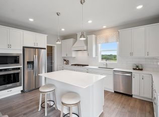 2072 Kestrel Dr, Shakopee, MN 55379