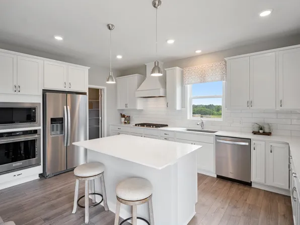 4896 Blake Way, Woodbury, MN 55129