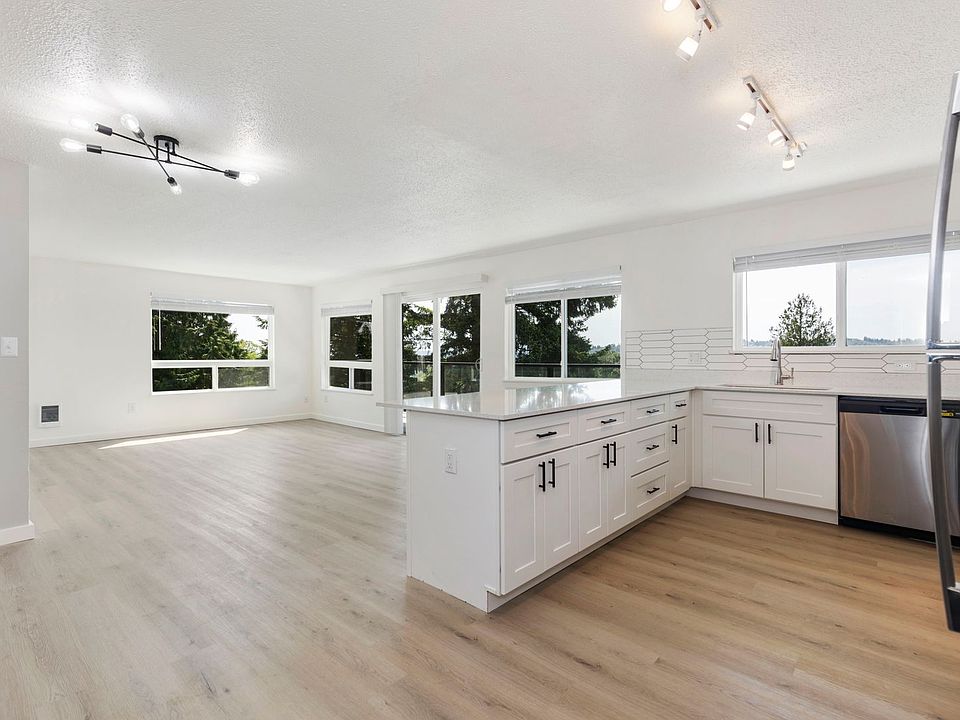 1st image of 962 Sunset Blvd NE APT D4