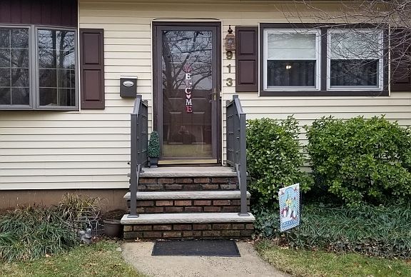 2nd image of 913 Somerville Ave