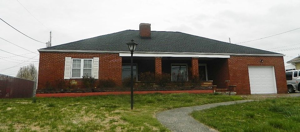 1st image of 203 4th St E