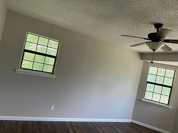 4th image of 108 W College Ave
