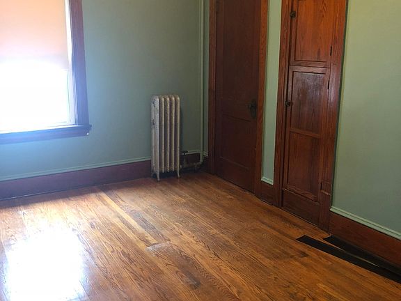 2nd Bedroom with built in closet