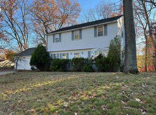 19 Dunloggin Rd, Nashua, NH 03063