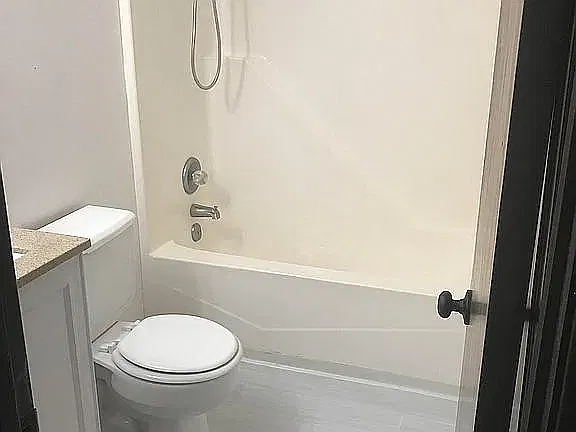 2 bed, $995 — Photo 3