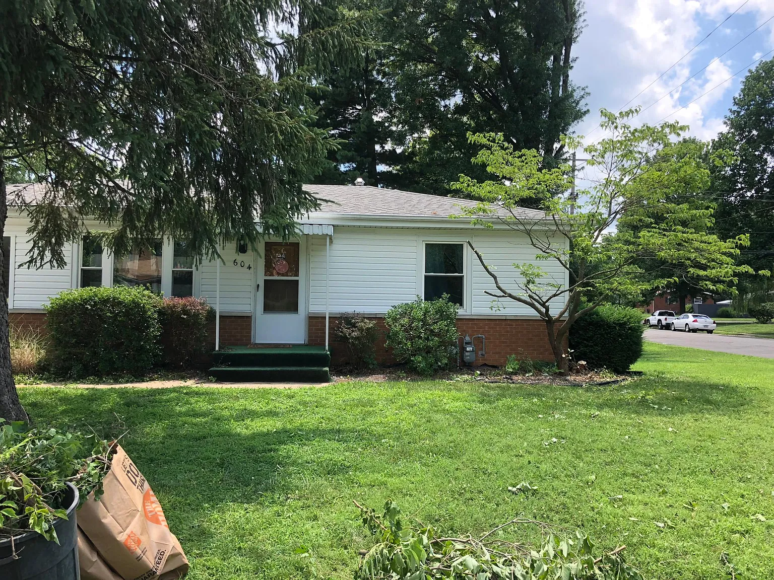 604 Montclaire Ave photo 1