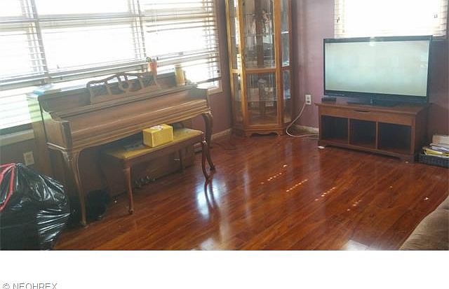 2nd image of 924 Ike St