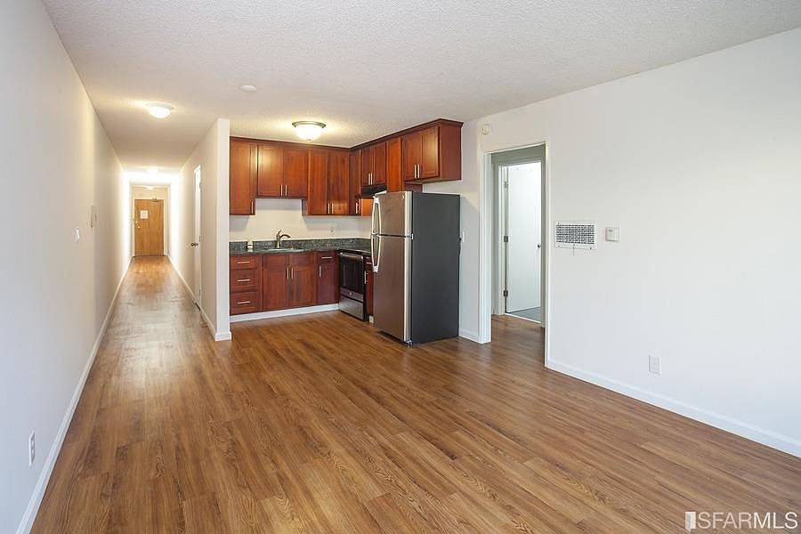 1st image of 68 Diamond St #6-L
