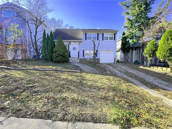 214 Brehaut Ave, Staten Island, NY 10307