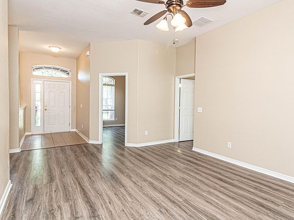 4th image of 1604 Champagne Ave
