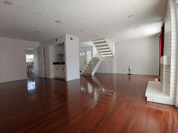2nd image of 978 Vasco Da Gama Ln