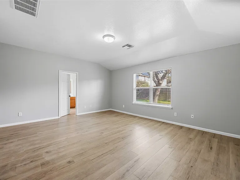 11609 Spill Creek Dr — Photo 10