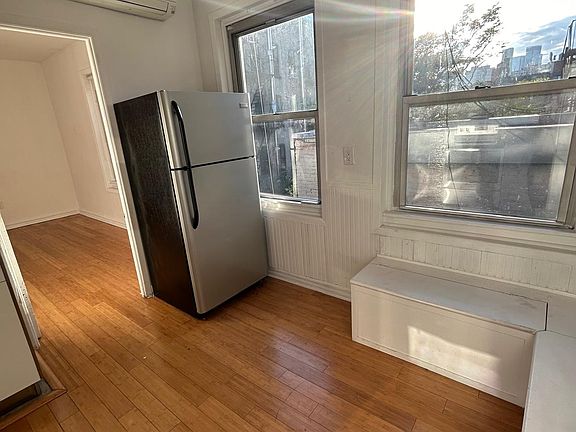 4th image of 247 E Broadway #D