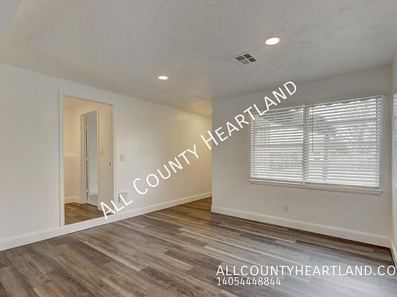 4th image of 6806 NW 32nd St