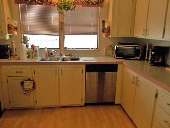 4th image of 410 Avocado Dr