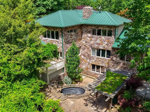 8230 Winterwood Trl, Roanoke, VA 24018