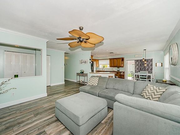 2nd image of 6902 Aberfeldy Ave N