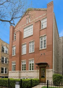 1544 W Addison St APT 1, Chicago, IL, 60613