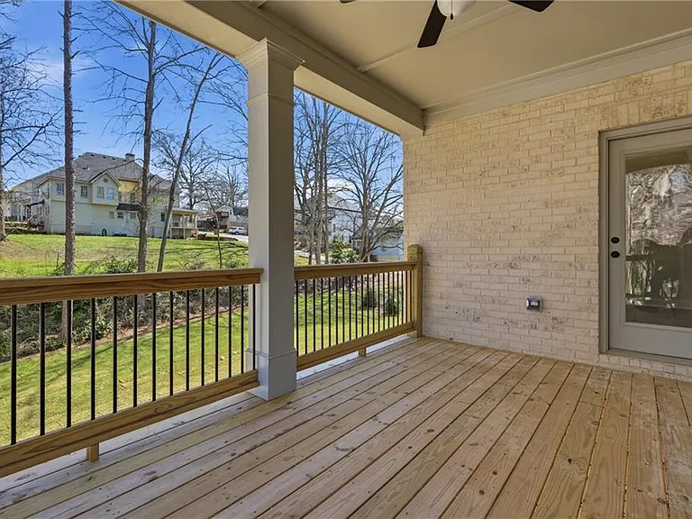 120 Poplar St — Photo 26