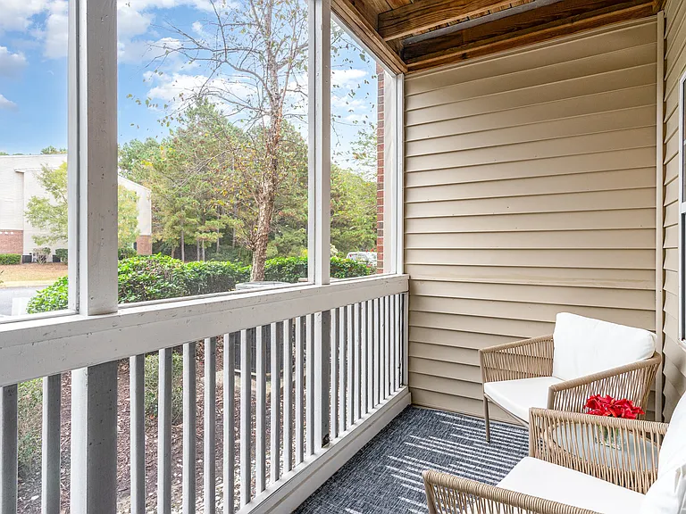 Litchfield Oaks Apartments — Photo 12