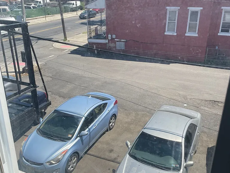 Convenient Corners at South Olden — Photo 6