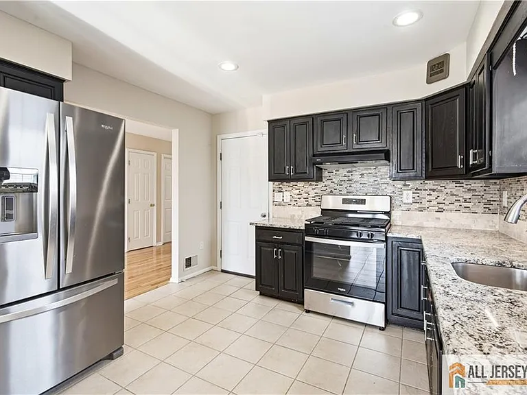 55 Parsler Pl — Photo 5