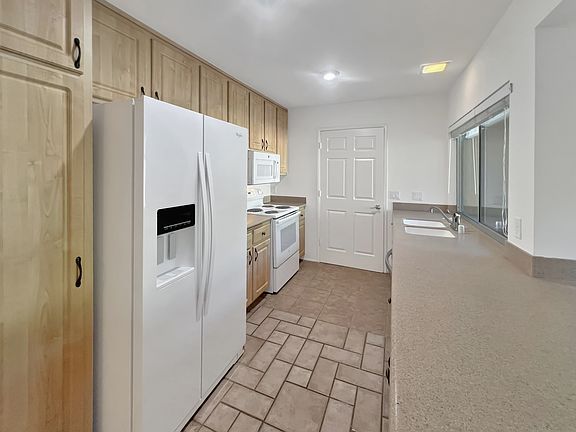 5th image of 13760 Comuna Dr