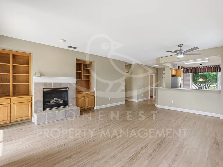 117 Golden Spike Ct — Photo 4