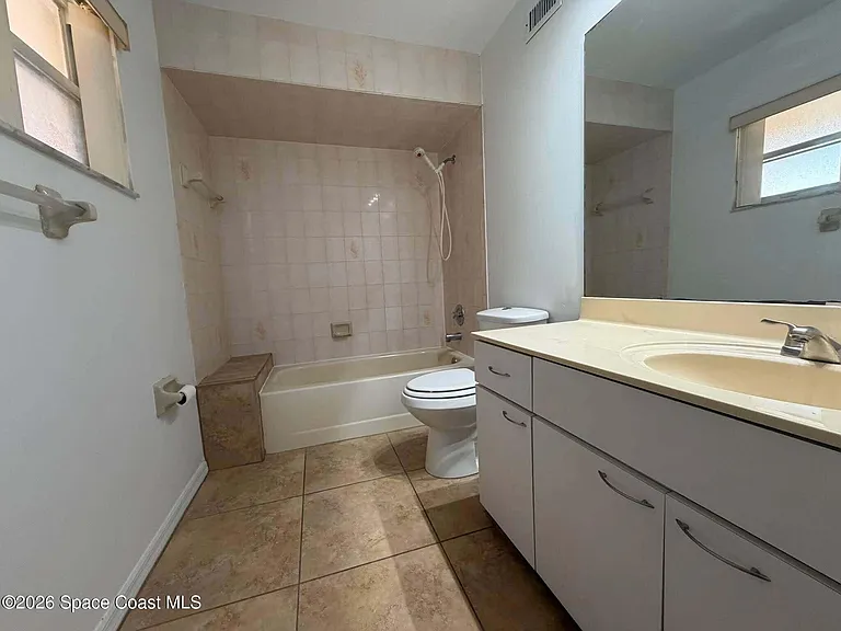 295 Provincial Dr — Photo 9