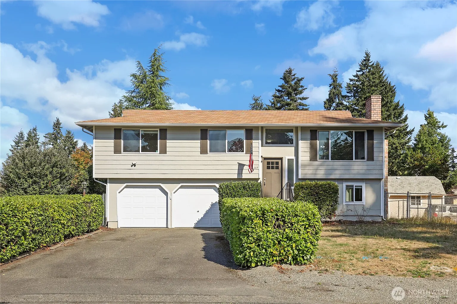 205 187th Street E photo 1
