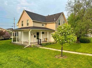 203 E Main St, Decorah, IA 52101