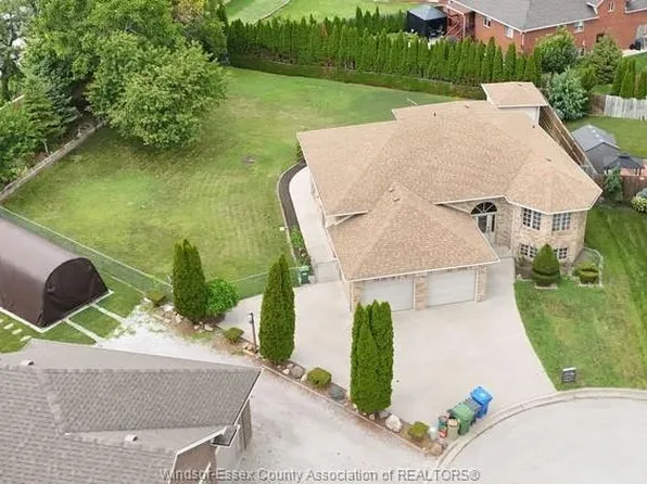 2672 Fleming Ct, Windsor, ON N9E 4P1