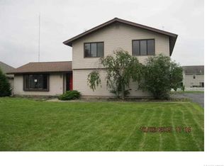 970 Foxcroft Rd, Grand Island, NY 14072