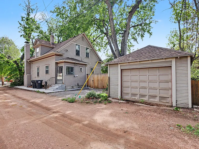 416 E Uintah St — Photo 24
